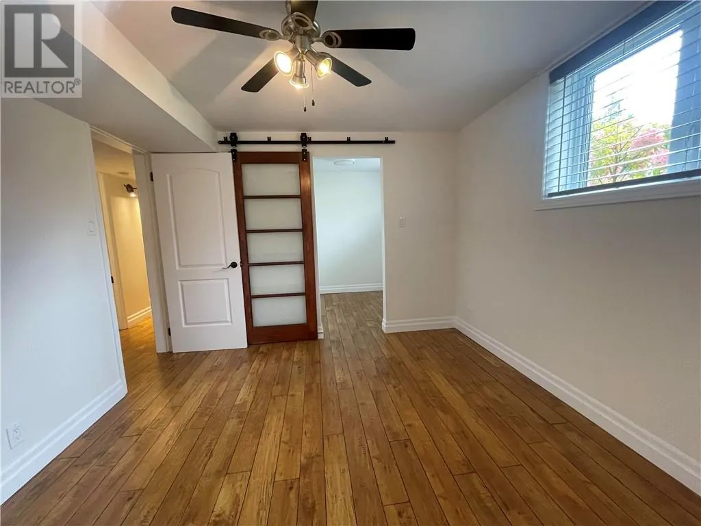 331 Laurier Street W