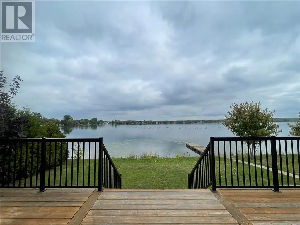 331 Laurier Street W