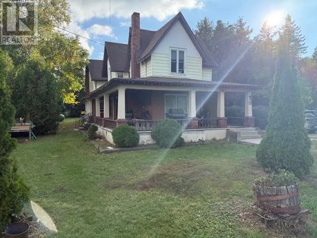 13 Campbell Street W