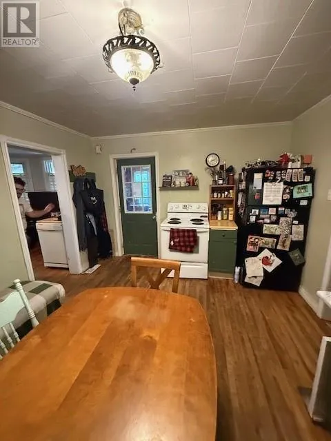 13 Campbell Street W
