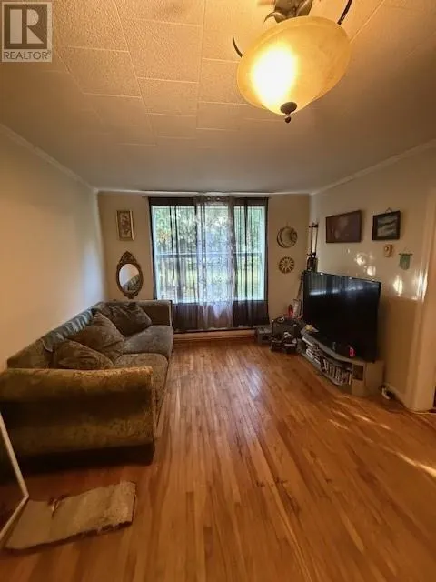 13 Campbell Street W