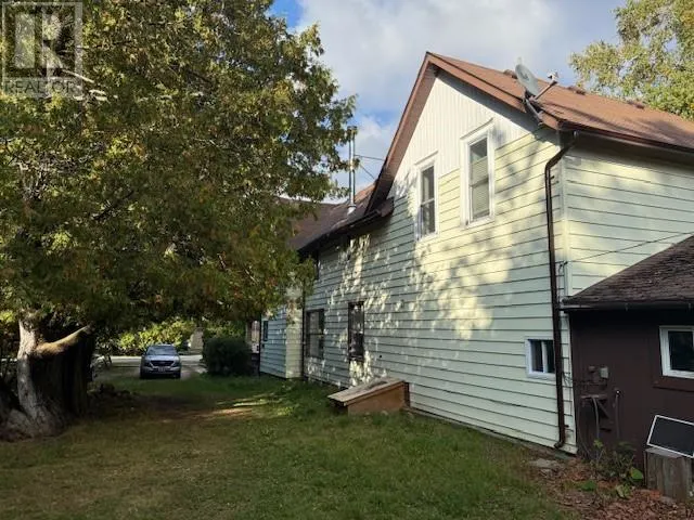 13 Campbell Street W