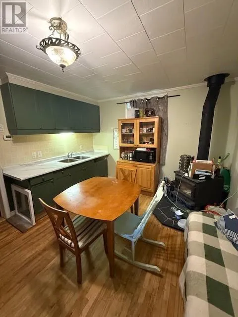 13 Campbell Street W