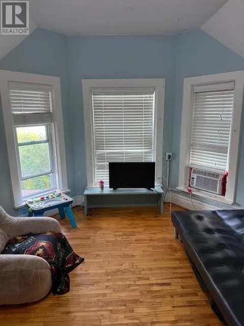 13 Campbell Street W