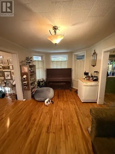 13 Campbell Street W