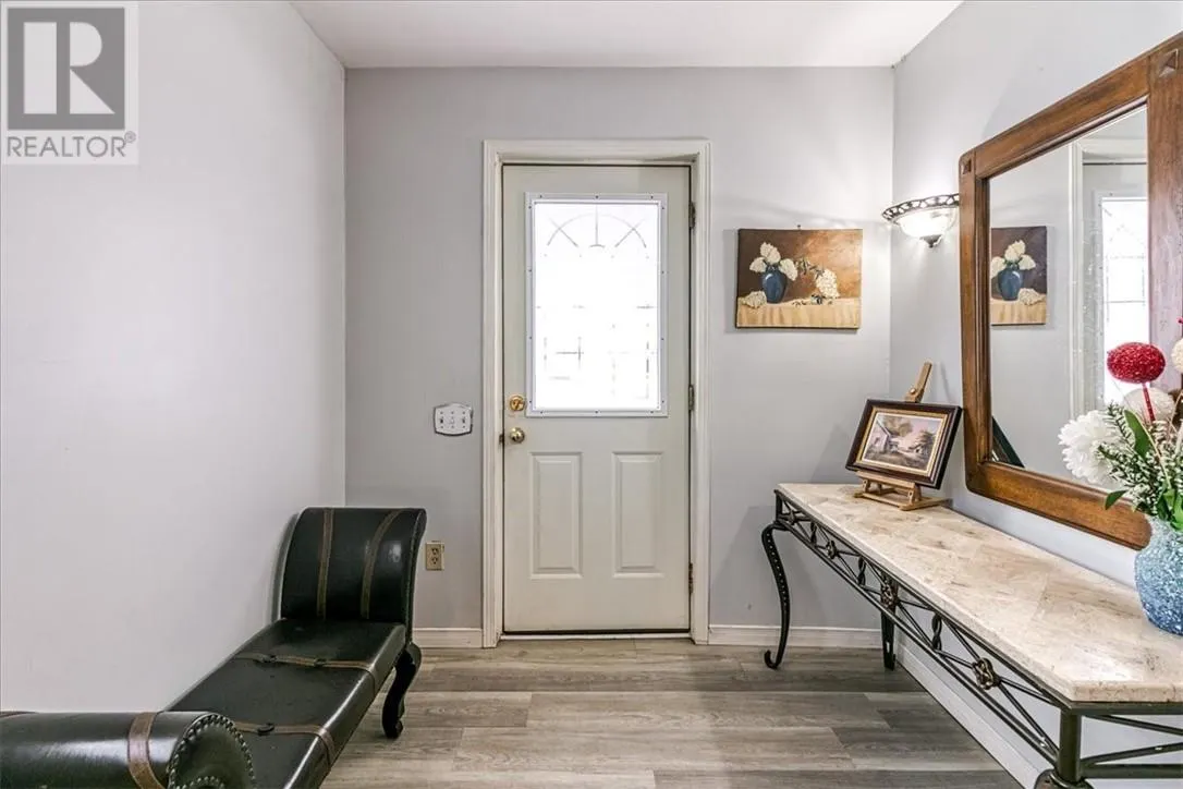 43 Laurier Street E