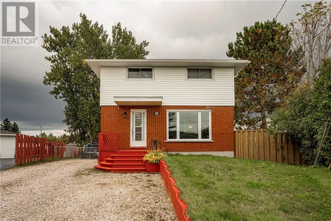 43 Falcon Crescent