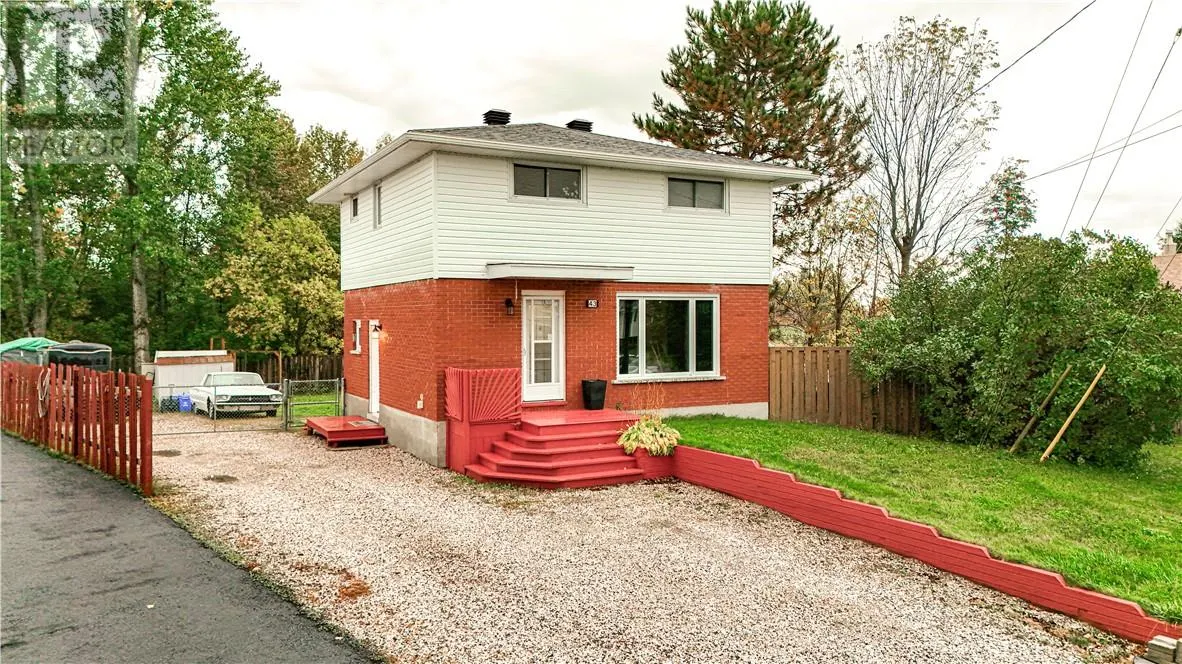 43 Falcon Crescent