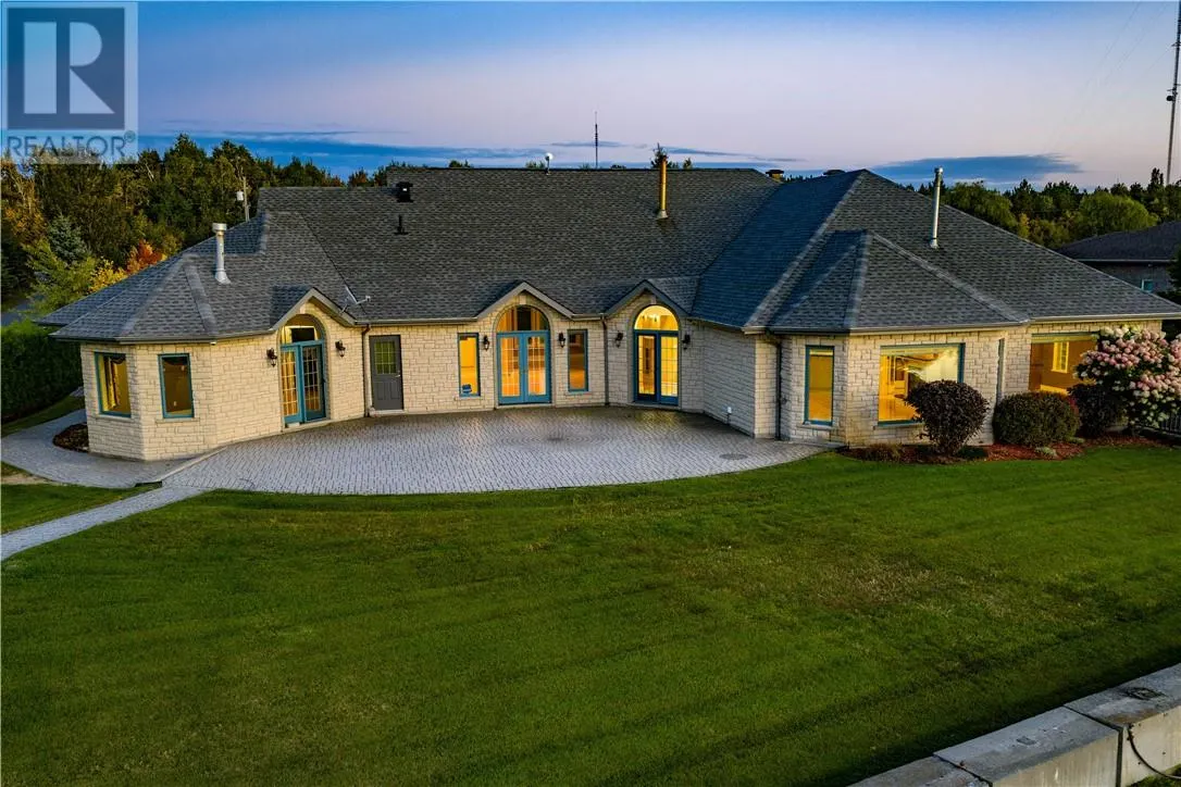 2865 Treeview Road
