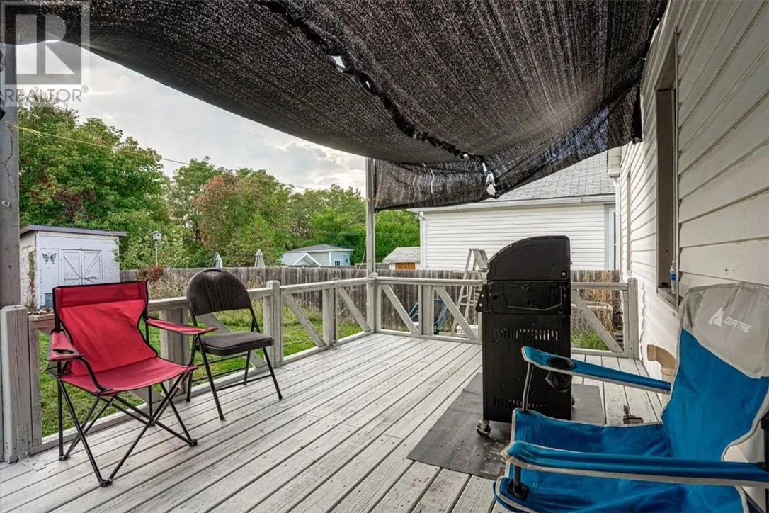 10 GLOVER Avenue