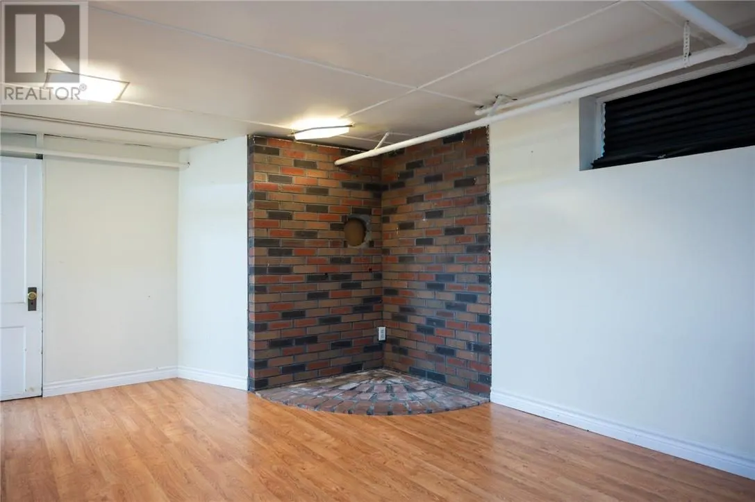 468 Arnley Street
