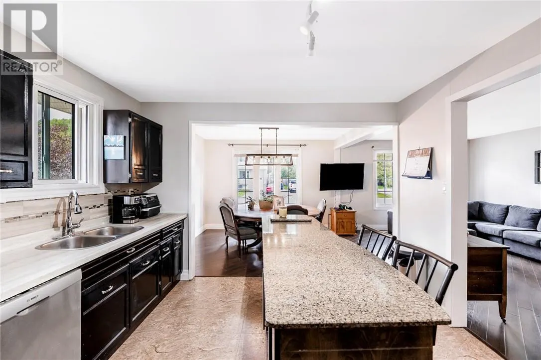 587 Beatrice Crescent