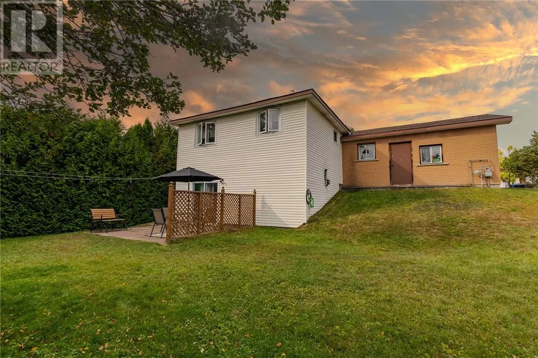 56 Harvie Crescent