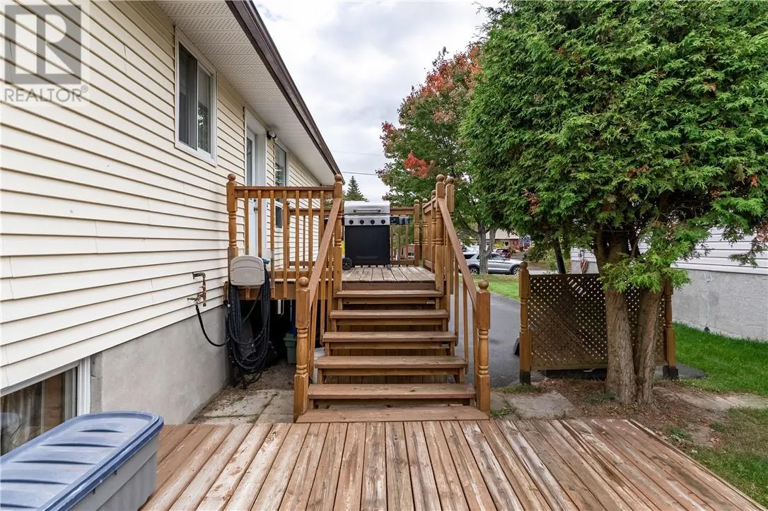 3871 MacMillan Drive