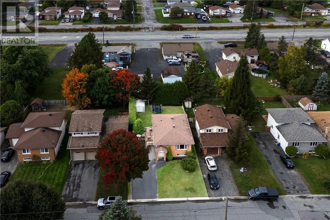 3871 MacMillan Drive