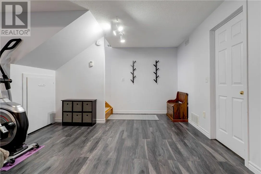 3871 MacMillan Drive