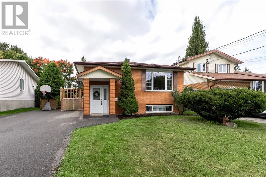 3871 MacMillan Drive