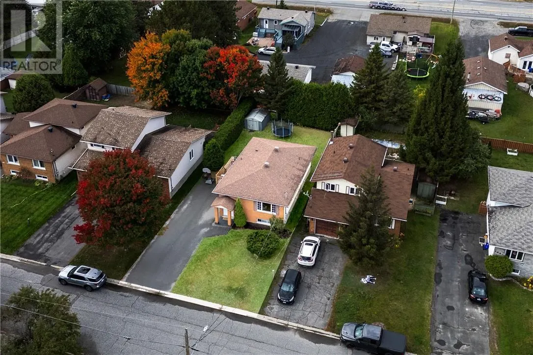 3871 MacMillan Drive