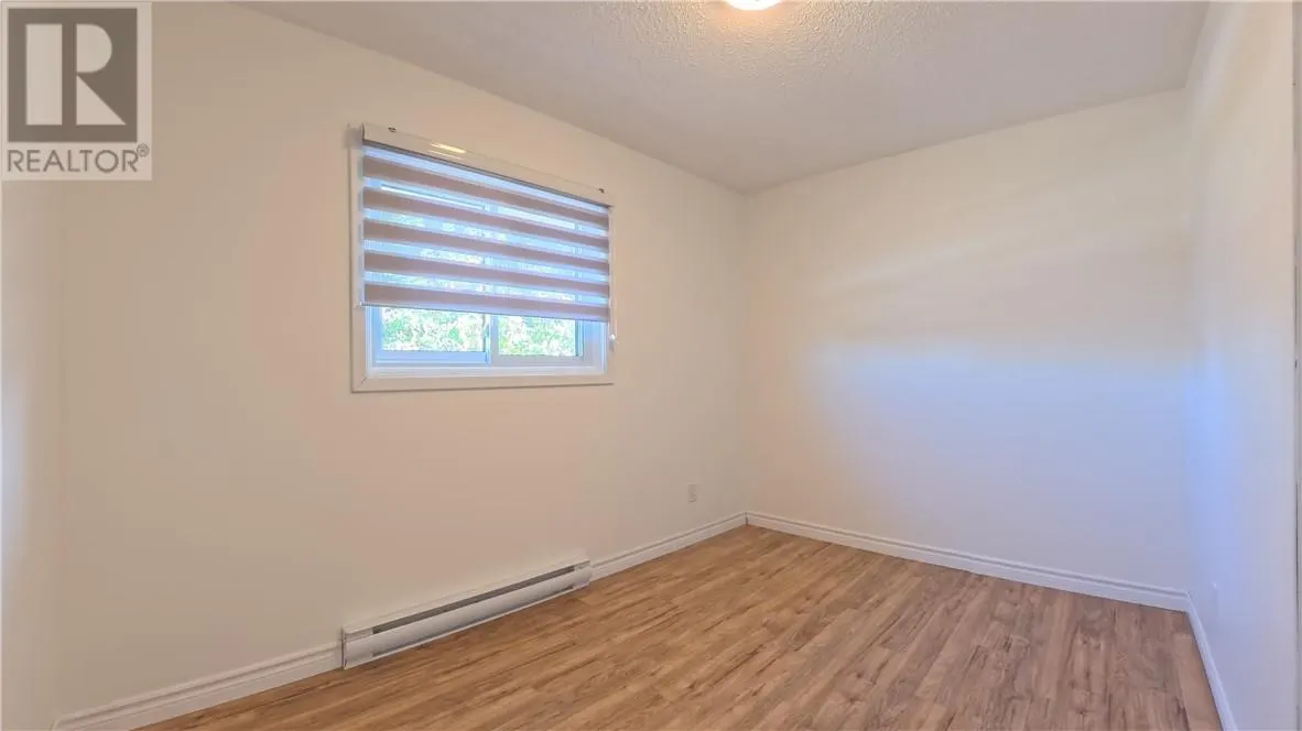 69 Robinson Street W