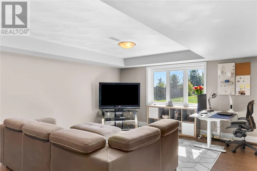 84 Bayside Crescent