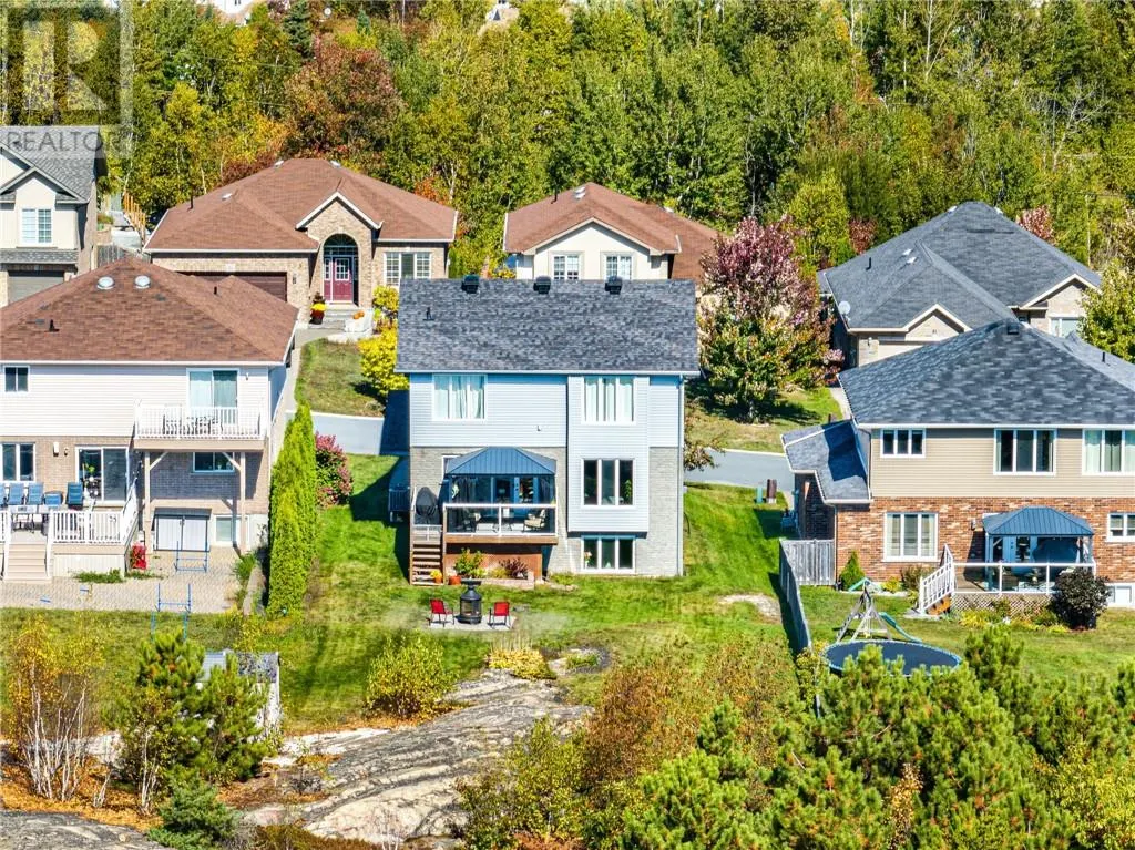 84 Bayside Crescent