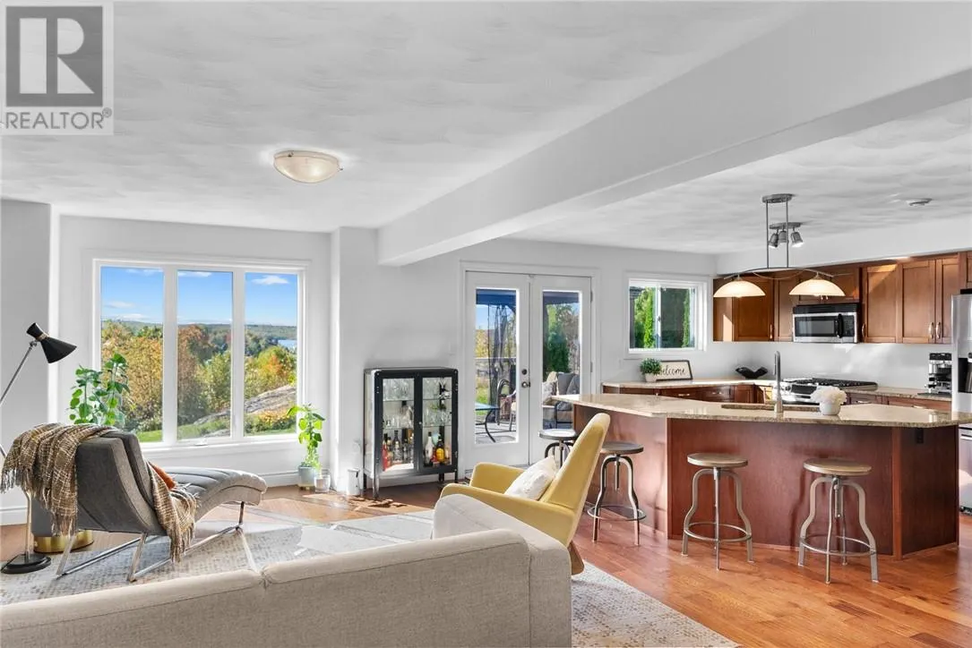 84 Bayside Crescent