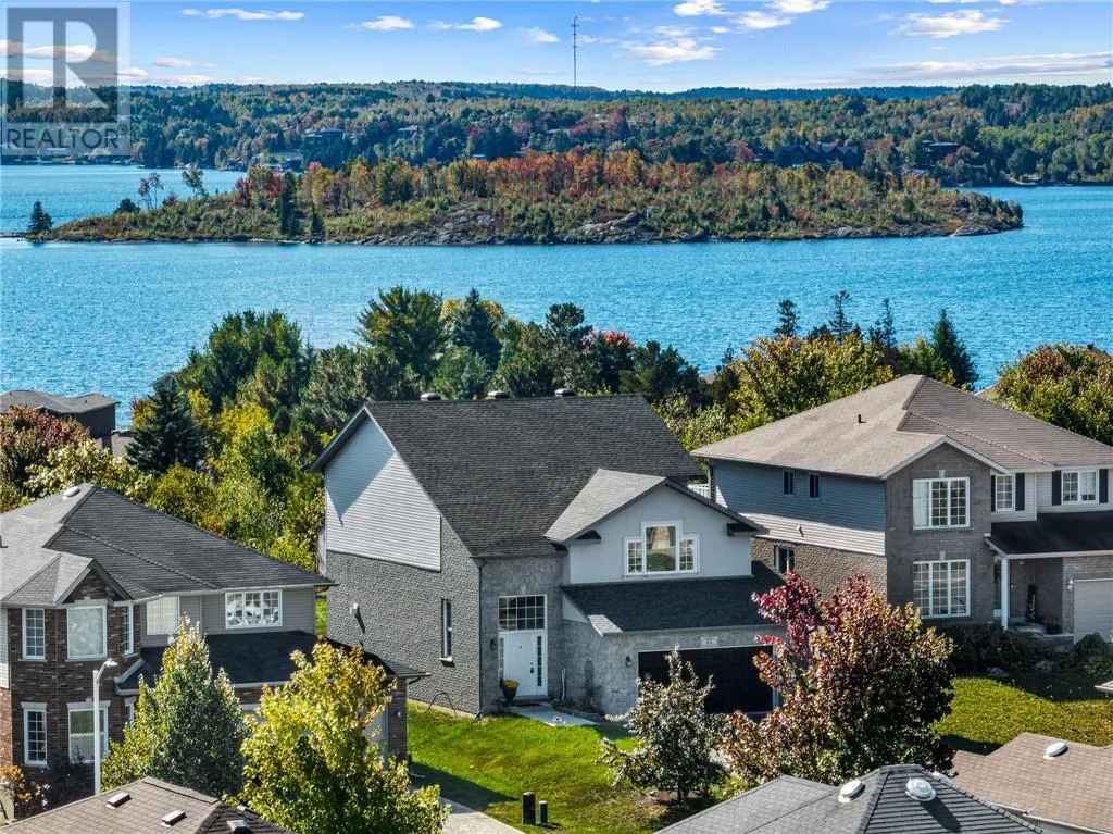 84 Bayside Crescent