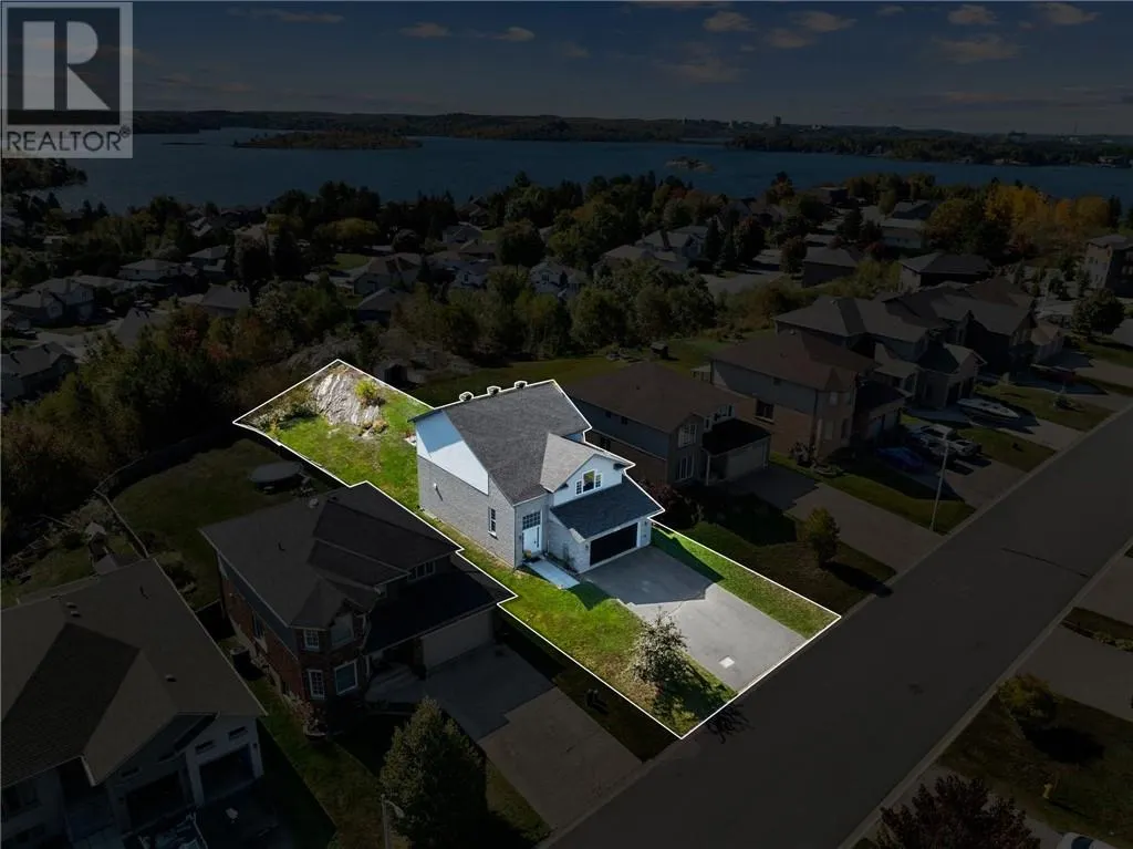 84 Bayside Crescent
