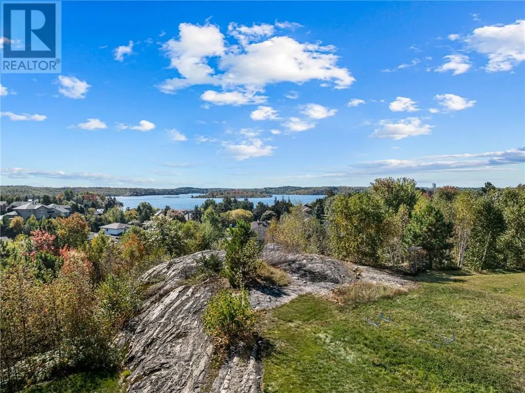84 Bayside Crescent