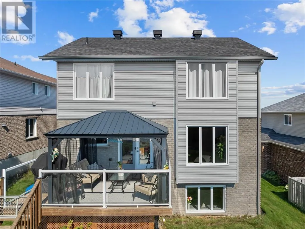 84 Bayside Crescent