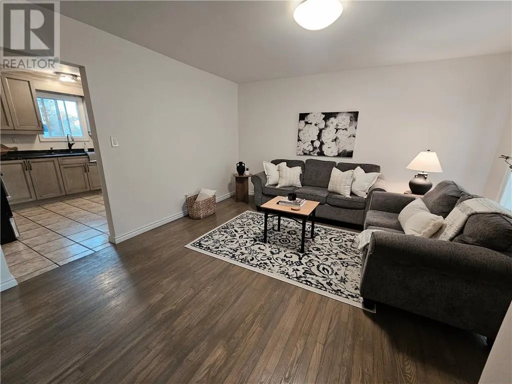 42 Second Avenue N