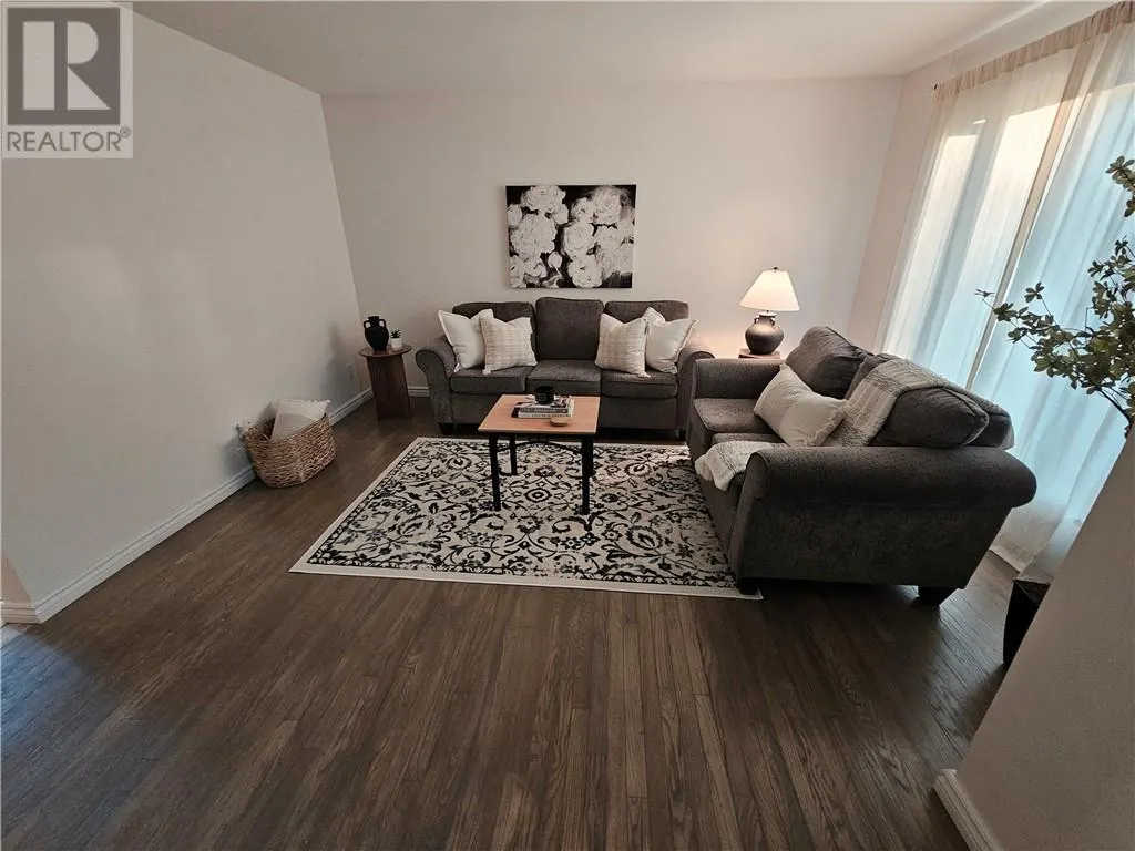 42 Second Avenue N