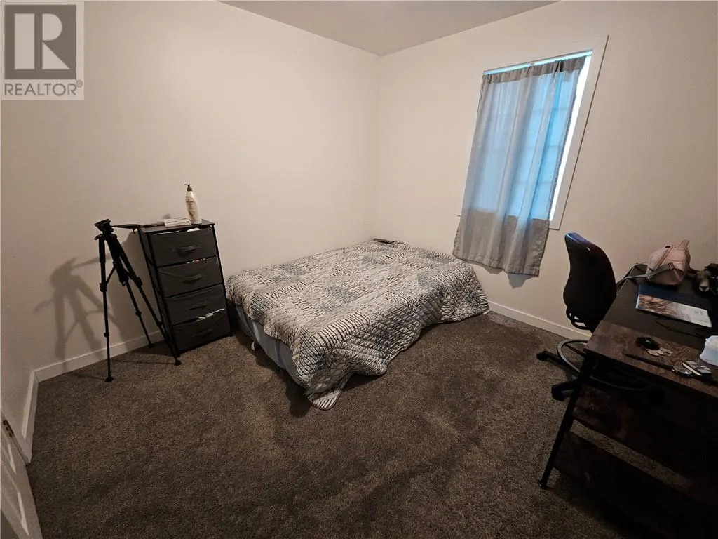 42 Second Avenue N
