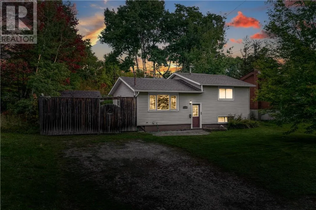 1126 Lakeshore Drive