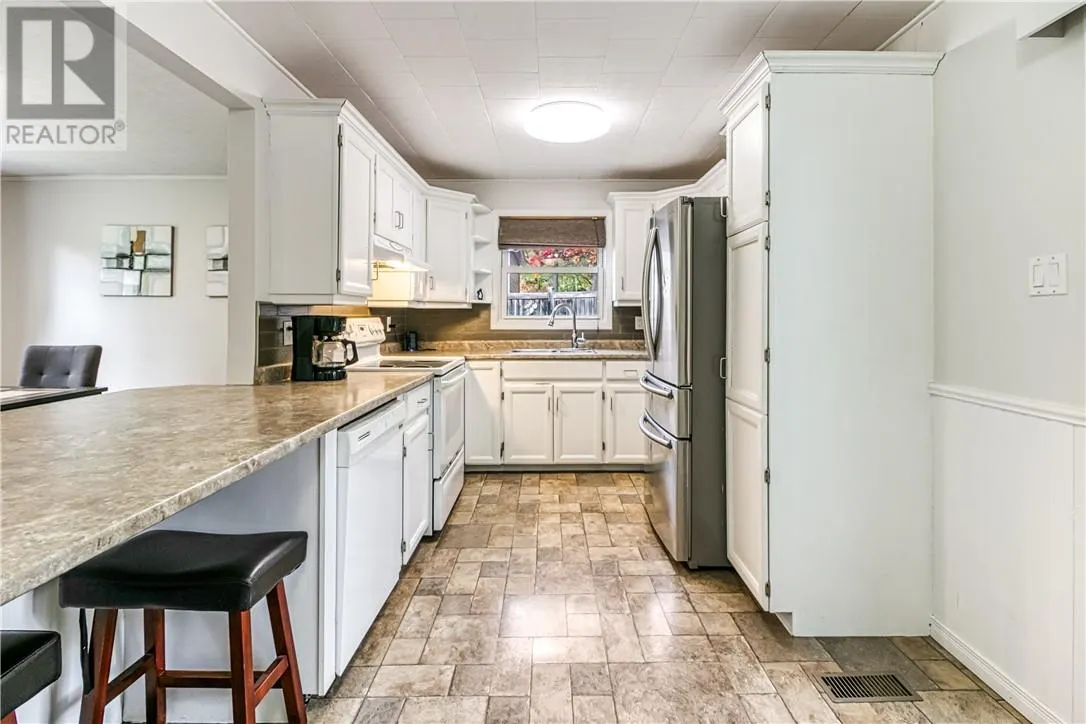 1126 Lakeshore Drive