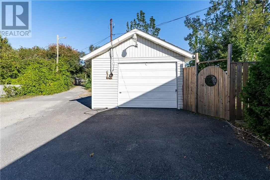 178 Travers Street