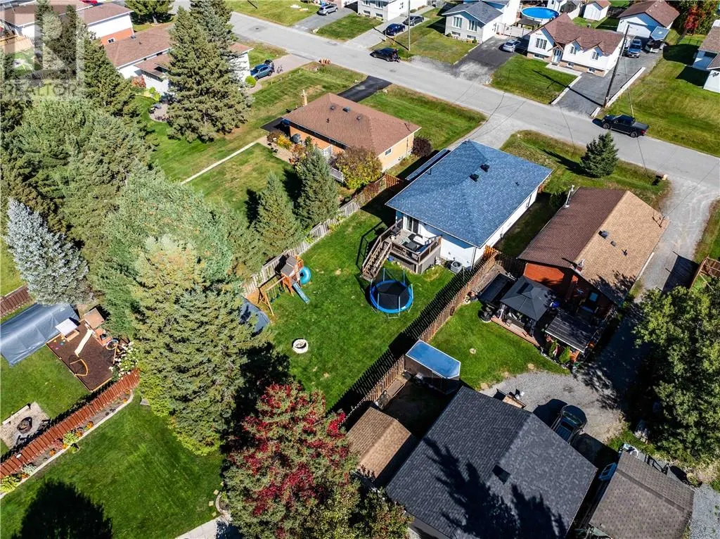 4461 Elizabeth Crescent