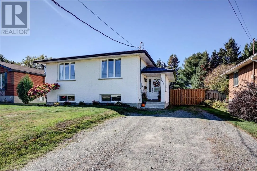 4461 Elizabeth Crescent