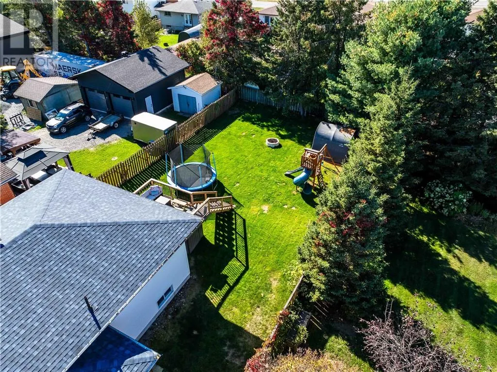 4461 Elizabeth Crescent