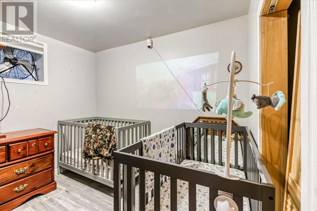 221 Kingsmount Boulevard
