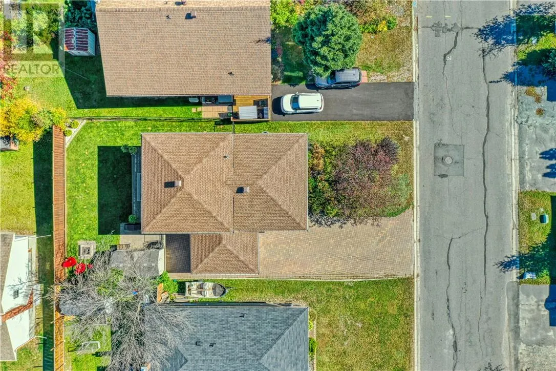 581 Beatrice Crescent