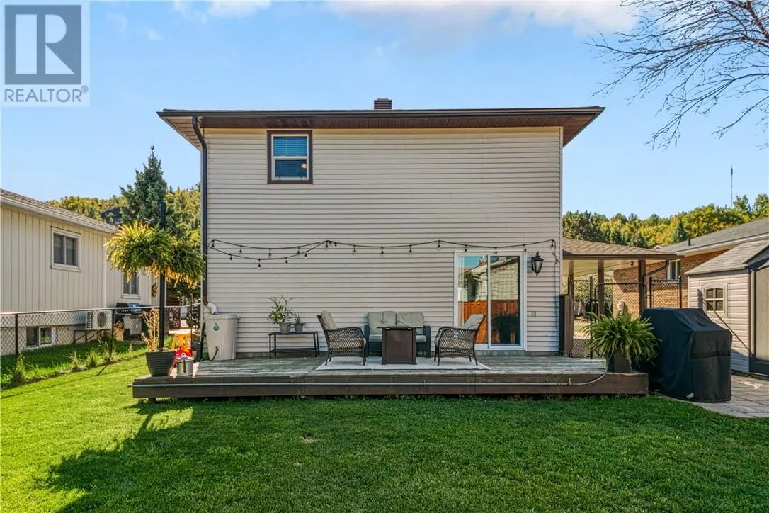 581 Beatrice Crescent
