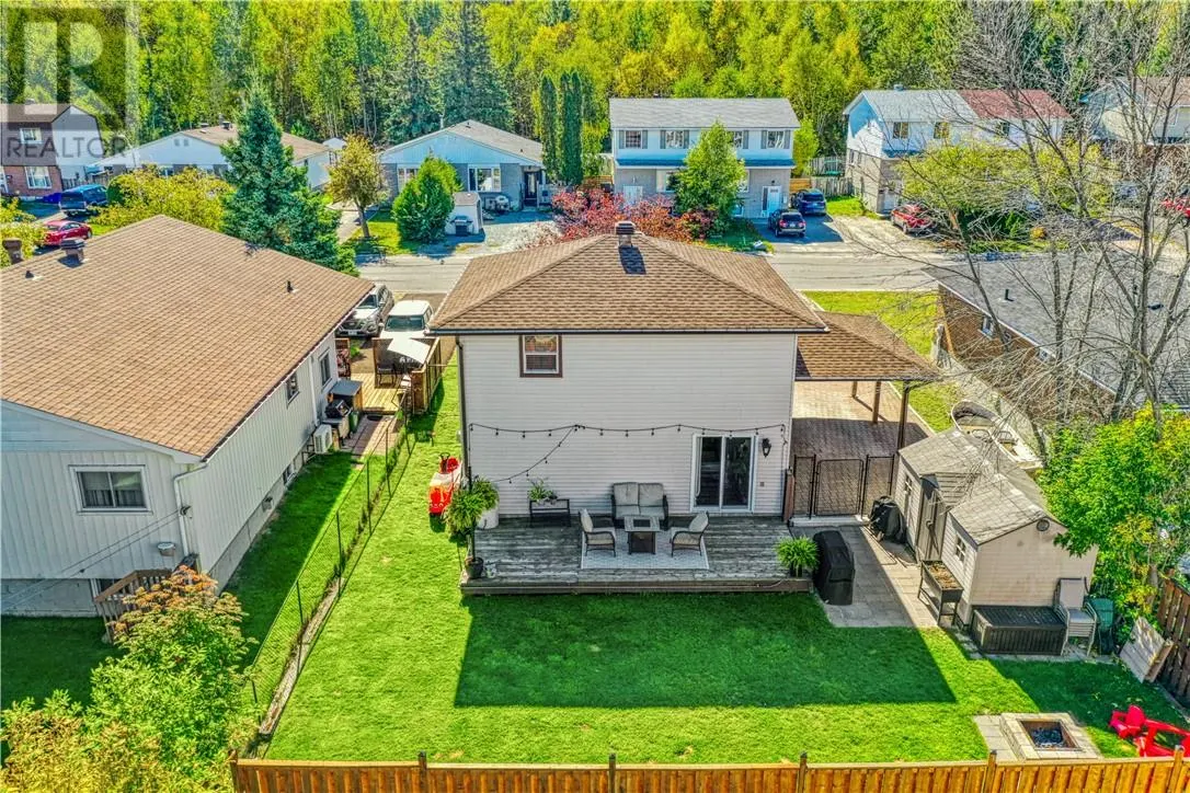 581 Beatrice Crescent