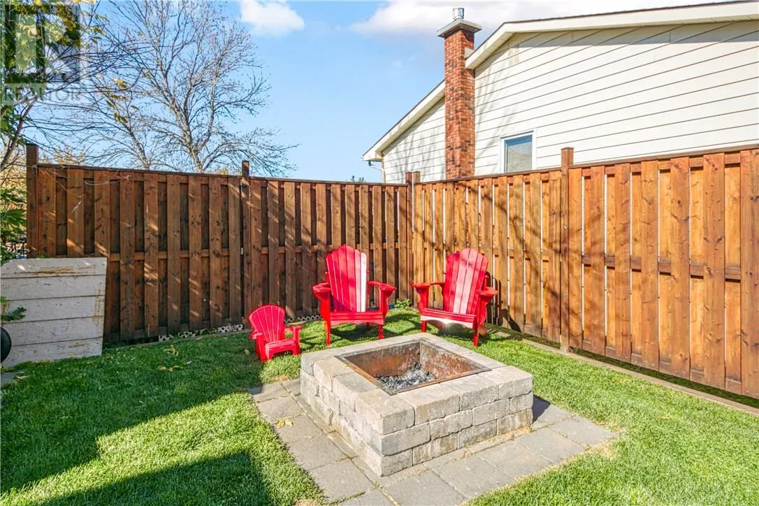 581 Beatrice Crescent