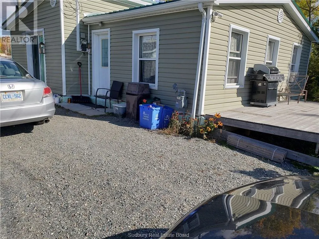 432 Mclean Street