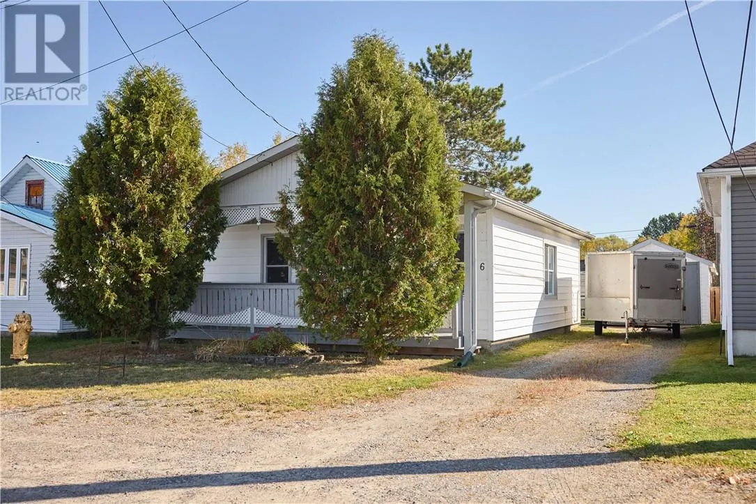 6 Clyde Street