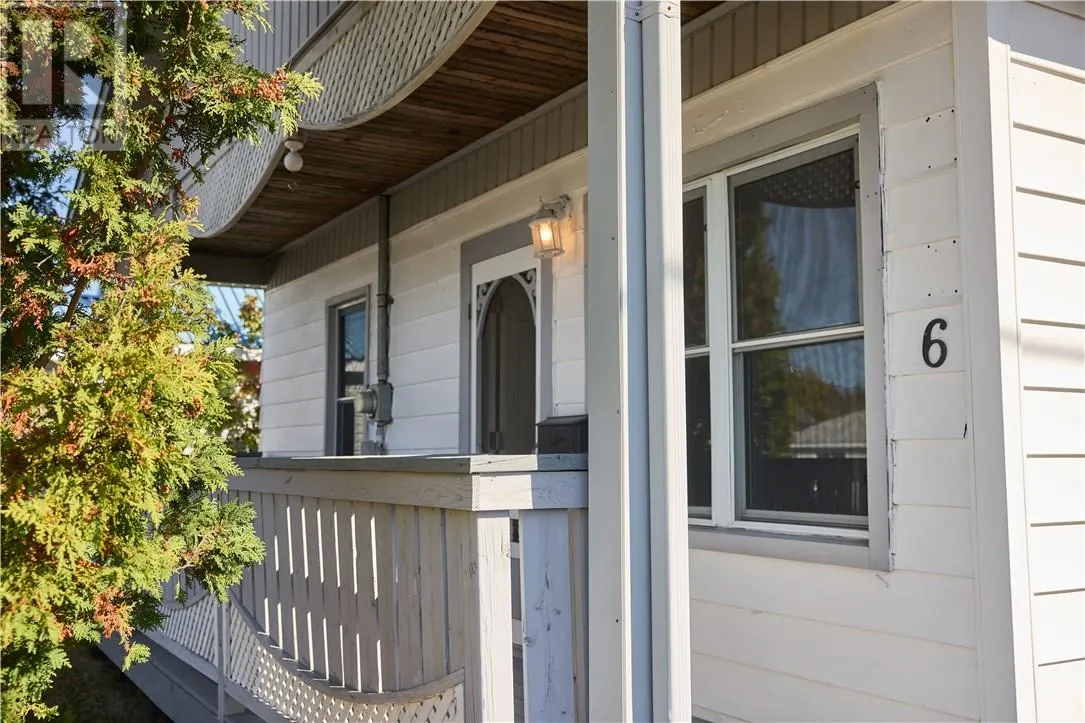 6 Clyde Street