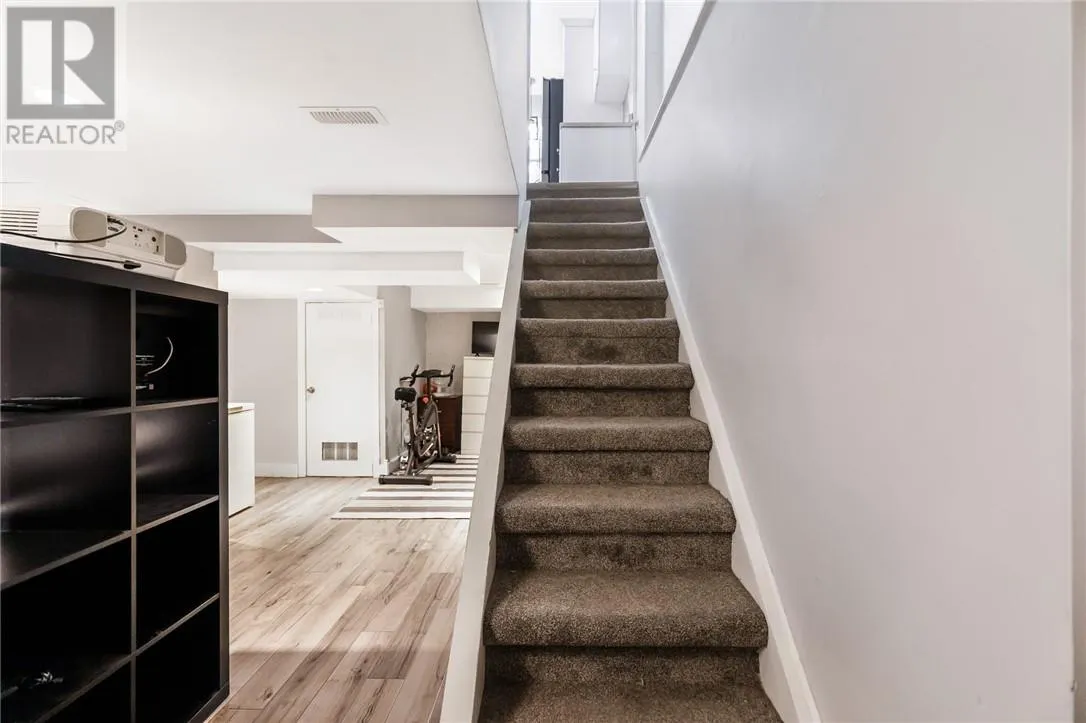 18 Nickel Street