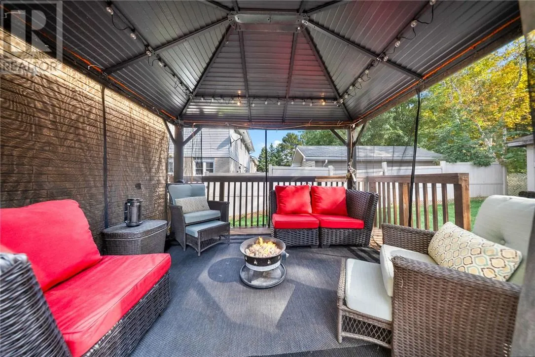 608 Beatrice Crescent