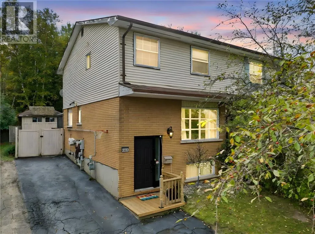 608 Beatrice Crescent